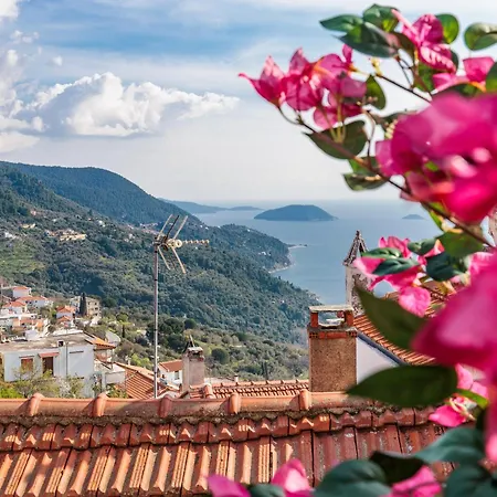 Larimis House * לוטראקי