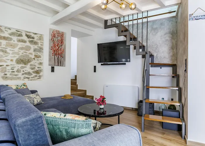 Larimis House * לוטראקי