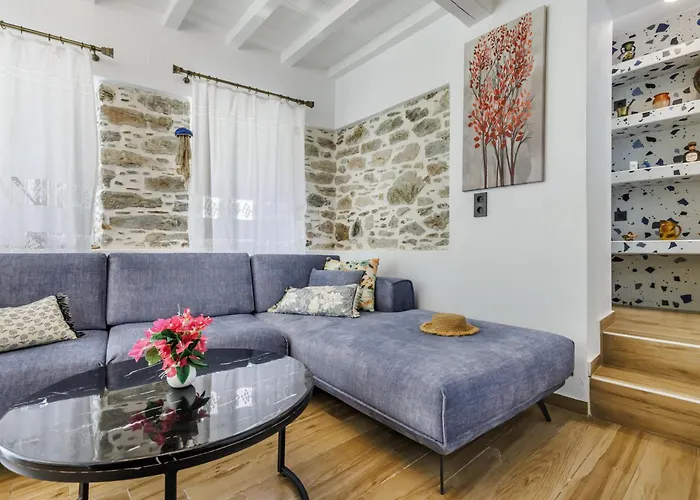 Larimis House Holiday home