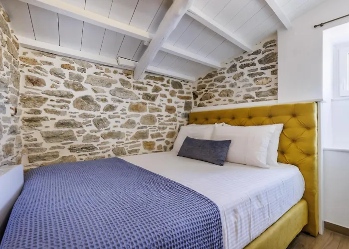 Larimis House בית נופש לוטראקי